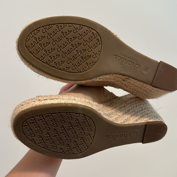 Size 7 M barely with Charles by Charles David wedges - Picture 4 of 4